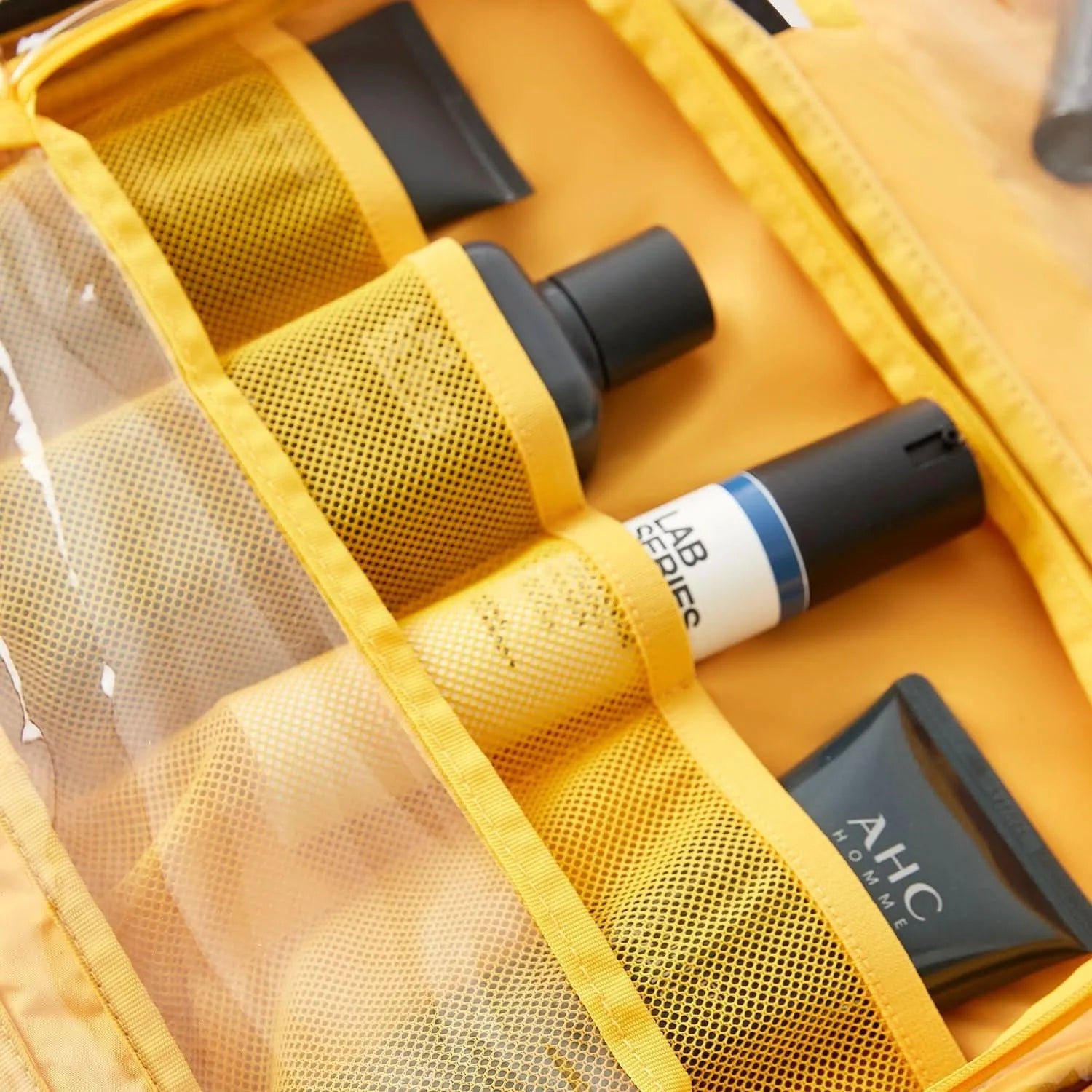 Paz Hanging Toiletry Bag