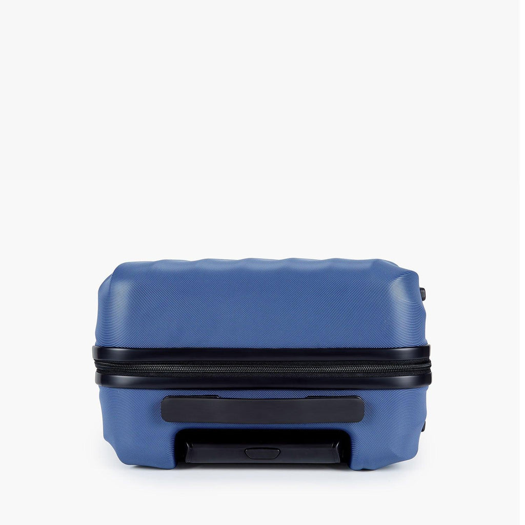 Globetrotter 20" Hardside Rolling Carry-on Stylish Suitcase