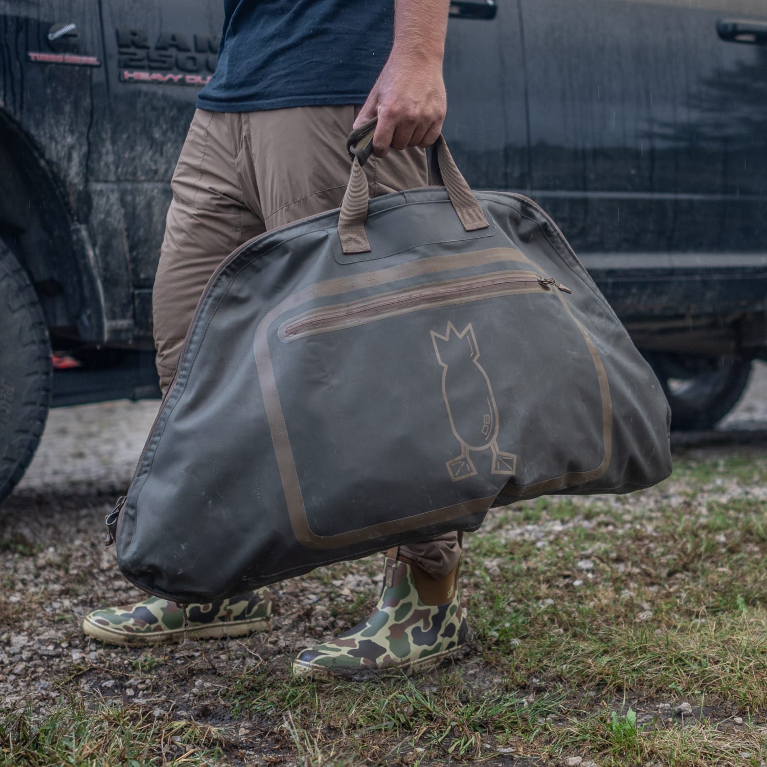 Durable Waterproof Wader Bag - Essential Storage for Hunting & Fishing Gear