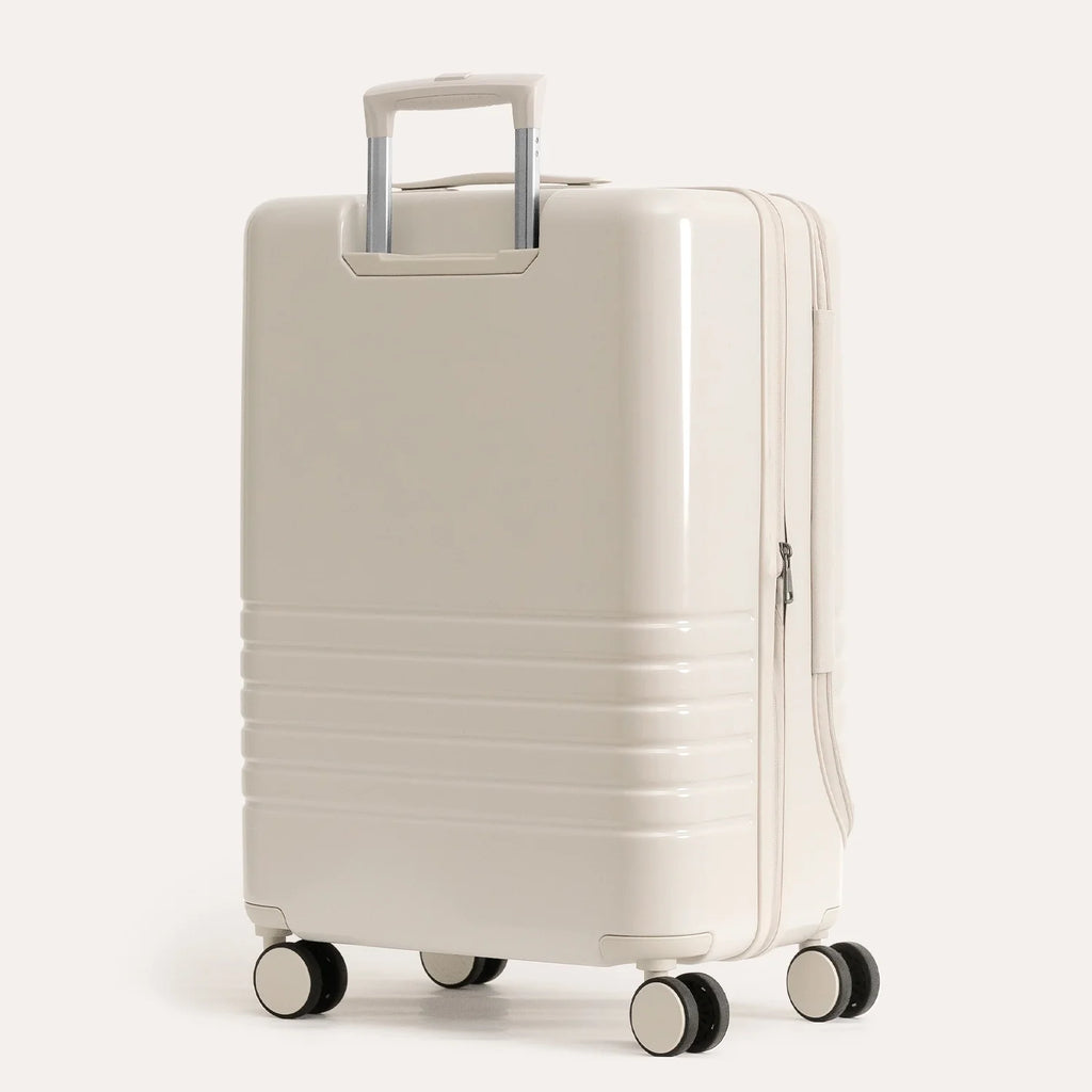 Getaway 24" Check-in: Side-Opening