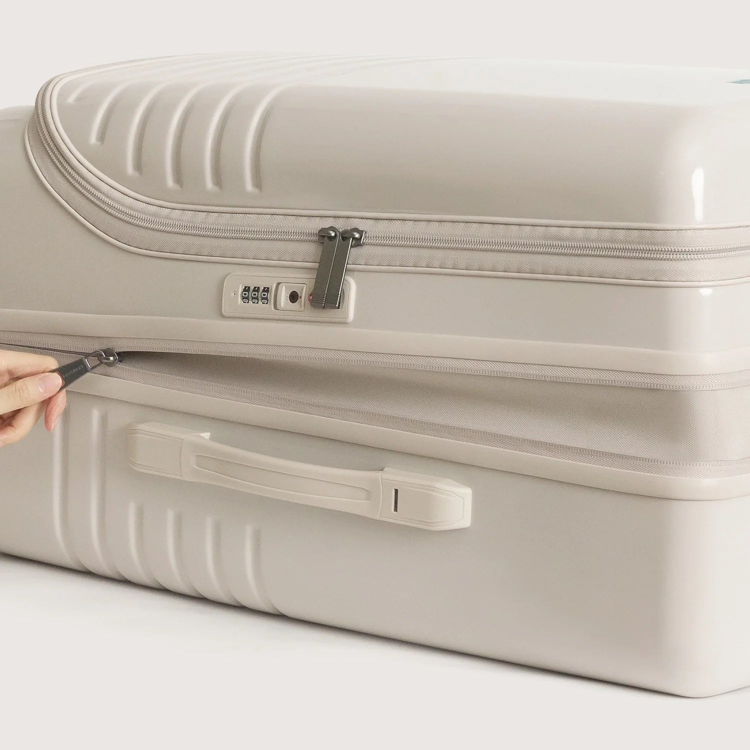 Getaway 24" Check-in: Side-Opening