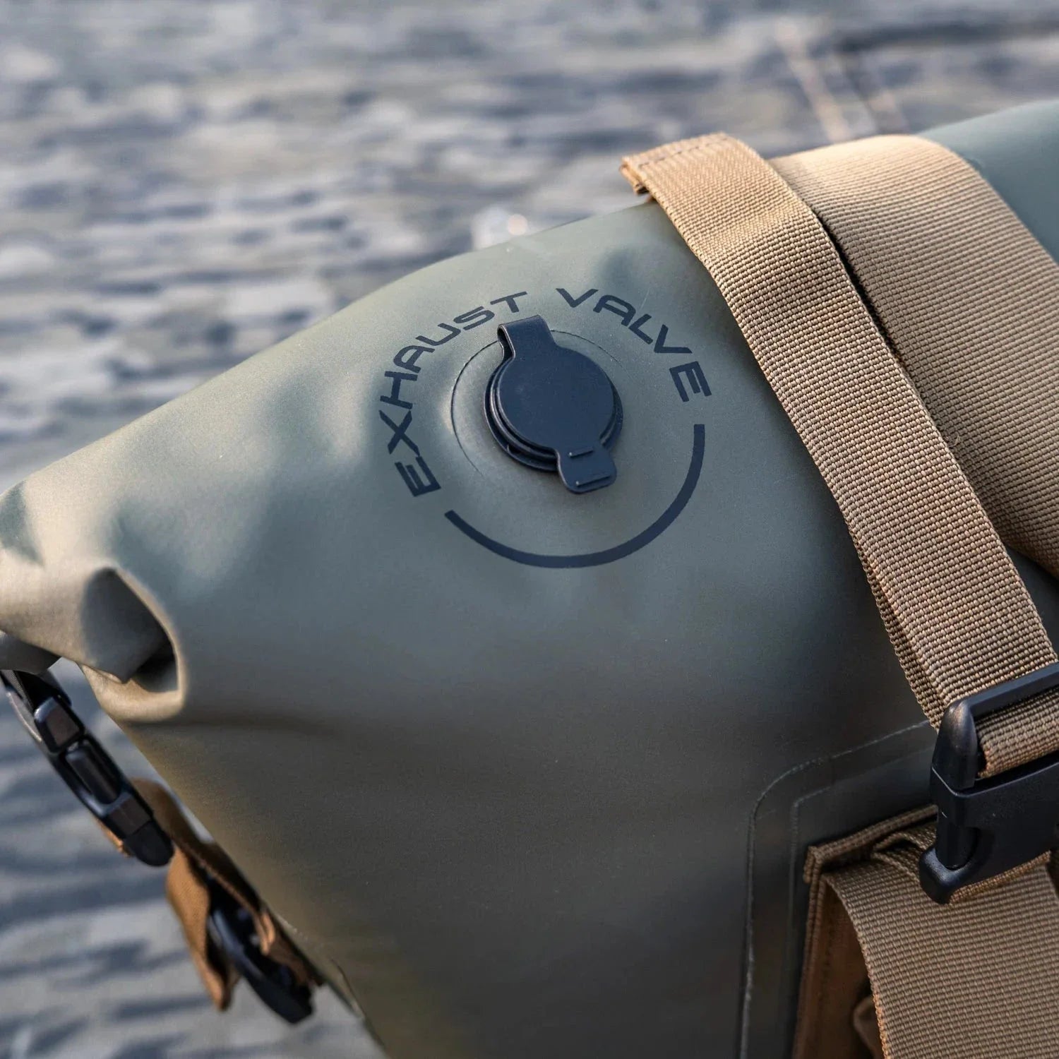 Durable & Insulated Waterproof Cooler Bag - Perfect for Outdoor Adventures