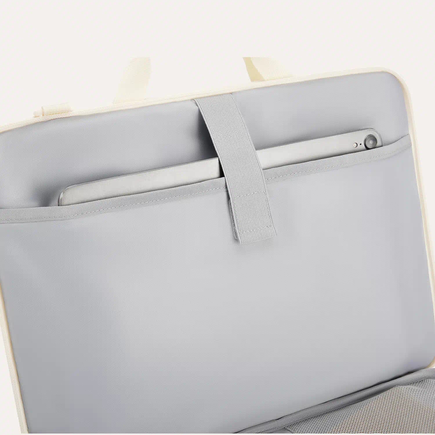 Bubble 15.6" Laptop Sleeve Pro