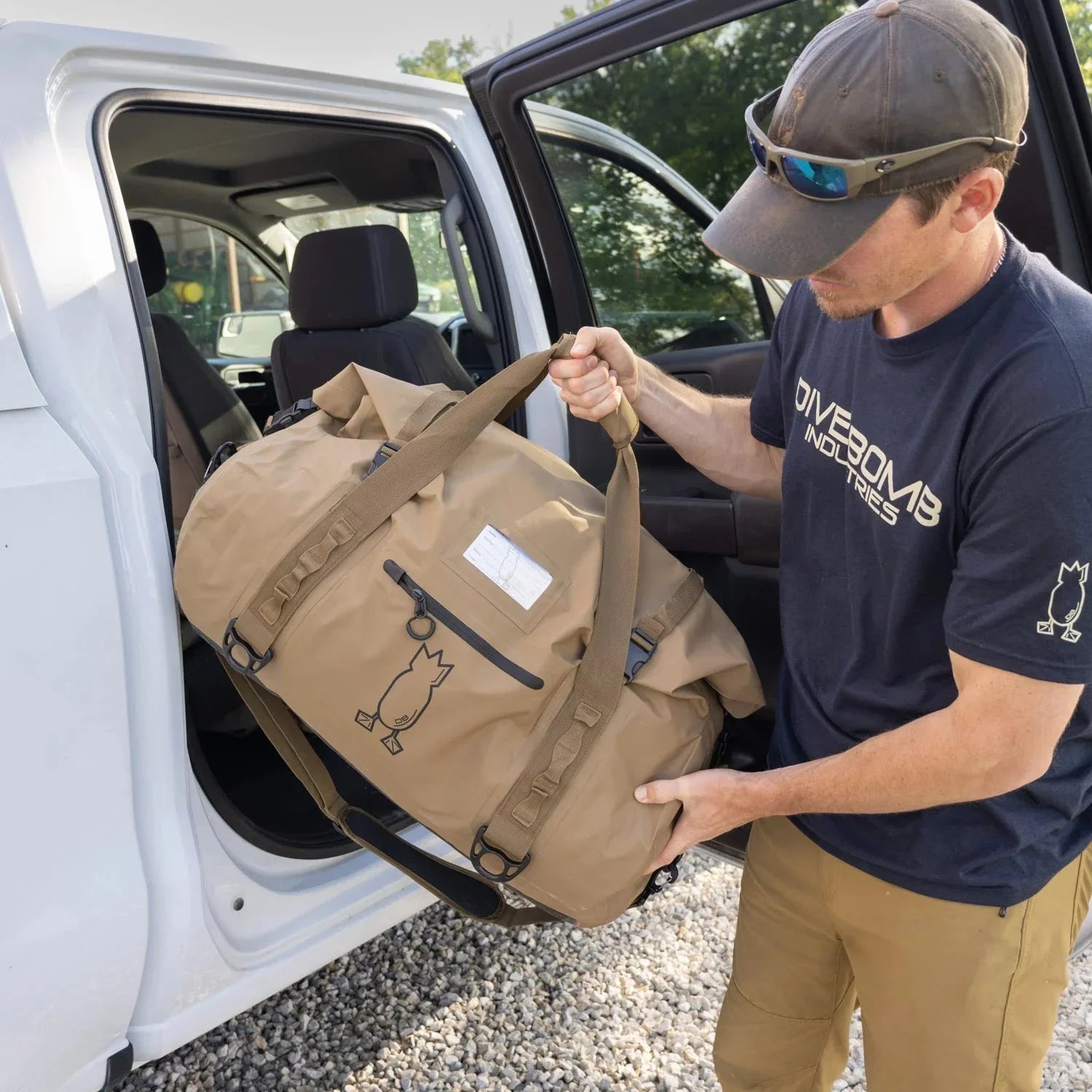 Heavy-Duty Waterproof Duffel Bag - Durable & Weatherproof Storage for Outdoor Adventures