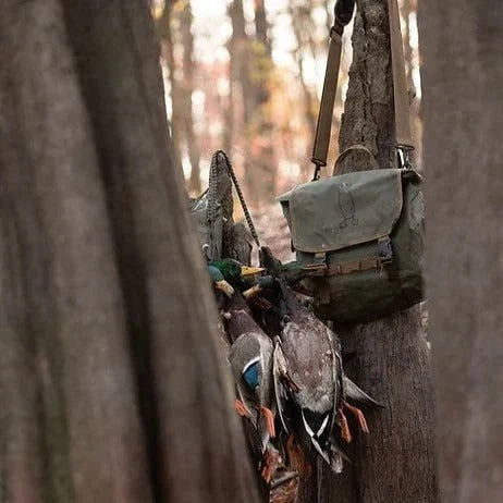 Durable & Organized Waterproof Hunting Blind Bag for Waterfowl & All-Weather Pursuits
