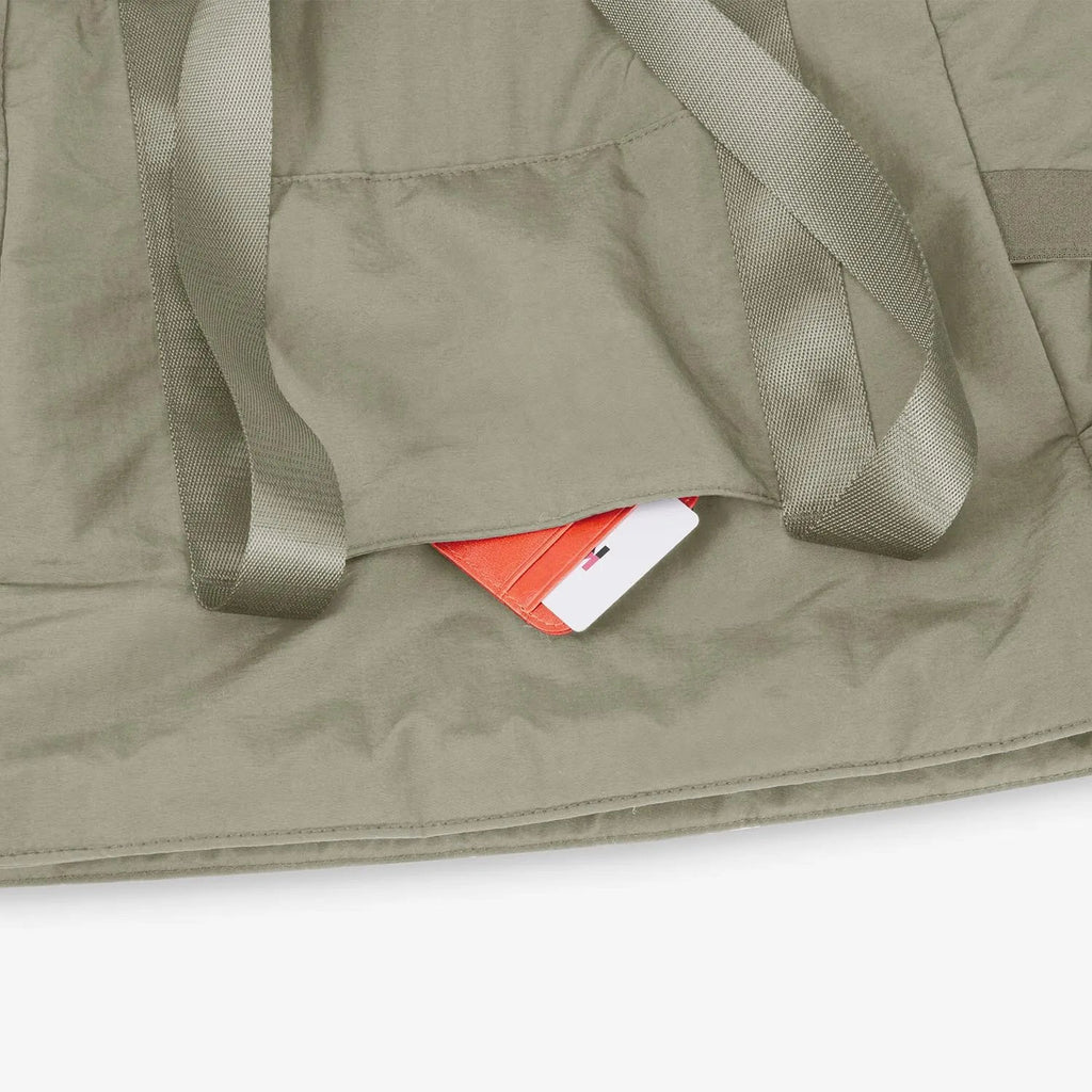 Zoraesque 18L-20L Tote