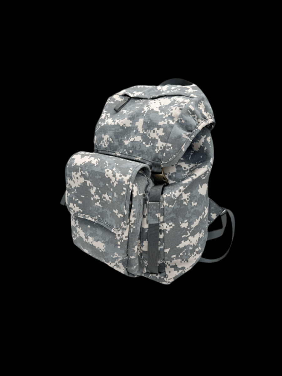 UrbanOps Versatile & Durable Backpack - Minimalist Design, Spacious Interior (45x35x17cm)